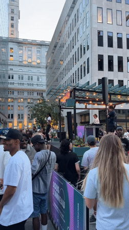 Outdoor event draws crowd to Montreal city square