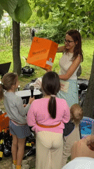 Friends host afternoon kebab party with drinks in Sofia park