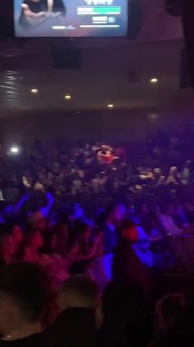 Live concert draws packed crowd in Dublin