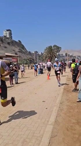 Triathlon race draws spectators along Chorrillos coastline