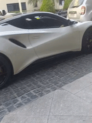 Dubai resident documents morning routine: cooking, shopping, street scenes