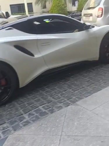 Dubai resident documents morning routine: cooking, shopping, street scenes