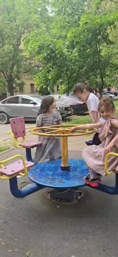 Daily life moments captured across Grozny during 14-minute span