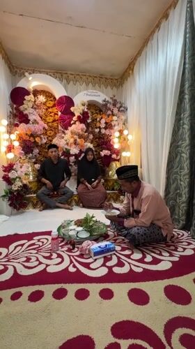Traditional 7 Bulanan pregnancy ceremony in Meunasah Raya, Aceh