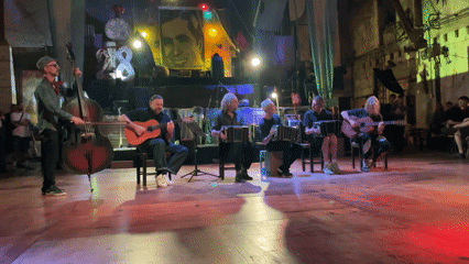 Live music performance draws crowd to Buenos Aires venue