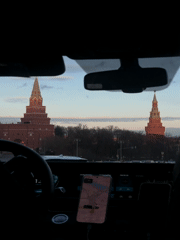 Motorist captures twilight views of Moscow Kremlin from car