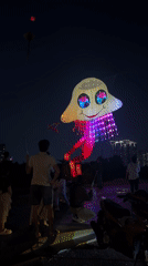 Night kite flying and street food vendors draw crowds in Thủ Đức