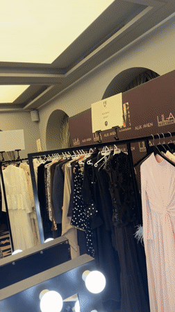 Video captures Paris dressing room with clothing racks and mirror