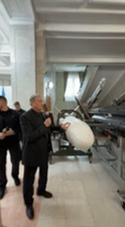 Ukrainian officials hold formal ceremony with military displays in Kyiv