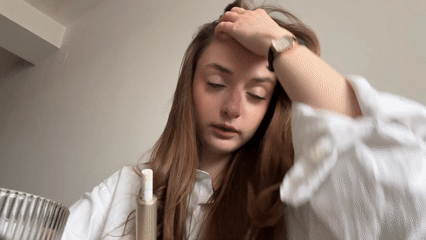 Woman takes selfies with vape device in Kragujevac