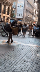 Live music and street dance light up Vitoria-Gasteiz