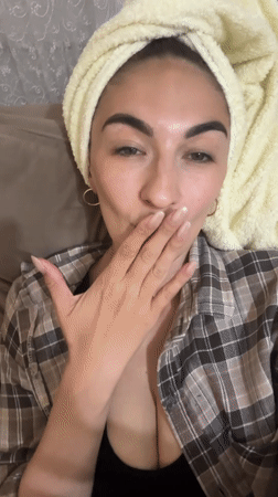 Woman documents daily routine through selfies in Sochi apartment