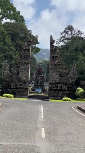 Early morning drive past Handara Gate in Bali captured