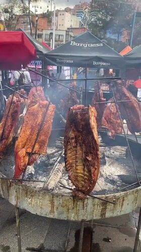 Food festival with live music draws crowds in La Paz