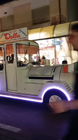 Summer evening in Gatteo: street food, pedal carts, outdoor show