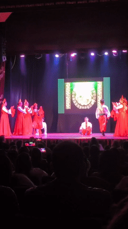 Traditional folk dance performance captivates theater audience in La Paz