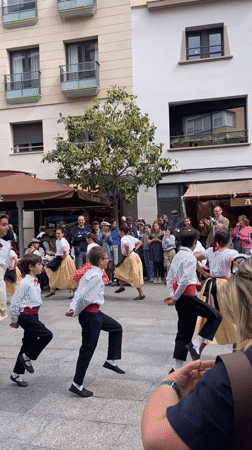 Historical reenactment festival brings period costumes to Terrassa streets