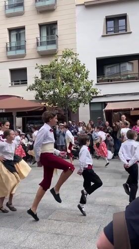 Historical reenactment festival brings period costumes to Terrassa streets