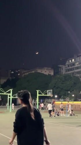 Evening life documented in Chongqing's Yuzhong District