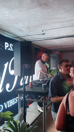 London party features DJ, dancing, catered food service