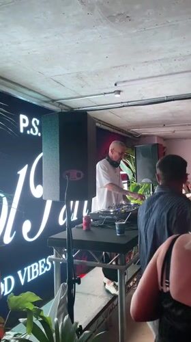 London party features DJ, dancing, catered food service