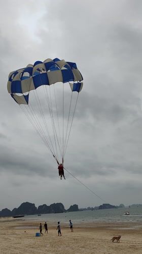 Beach activities captured in Bai Chay Ward, Vietnam