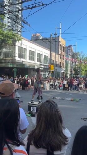 Street juggling act and indoor soccer game draw crowds in Vancouver