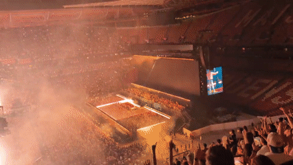 Stadium concert draws large crowd in Lisbon