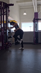 Woman exercises, takes selfie at Puebla gym