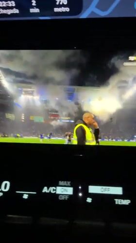 Soccer match draws packed crowd at Porto's Estádio do Dragão
