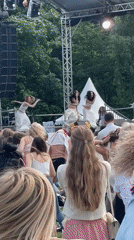 Moscow hosts outdoor meditation festival with synchronized group activities