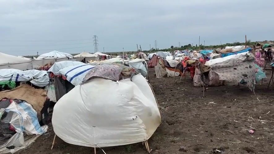 Makeshift shelters fill a displacement camp in Al Babali, Sudan