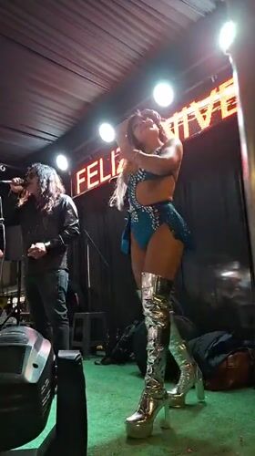 Street concert draws dancing crowds in Arequipa, Peru