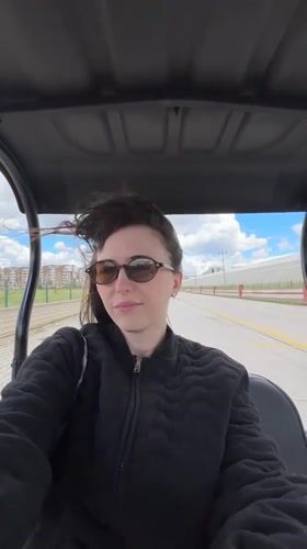 Woman in golf cart spotted in Alanya, Turkey