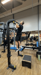 Late-night gym session recorded in Chaikovsky, Russia