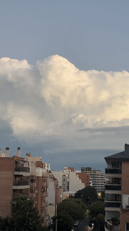 Dramatic orange clouds observed over Cordoba residential districts