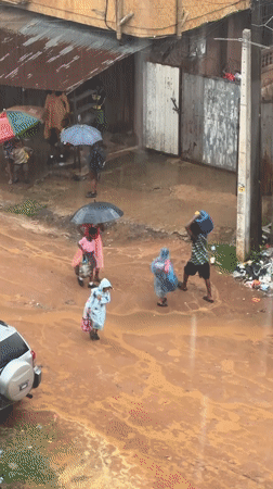 Onitsha streets flood during heavy morning rainstorm