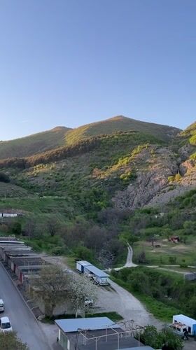 Afternoon life documented in Bulgarian mountain town