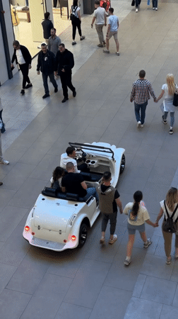 Routine shopping activity documented at Belgrade mall Sunday afternoon