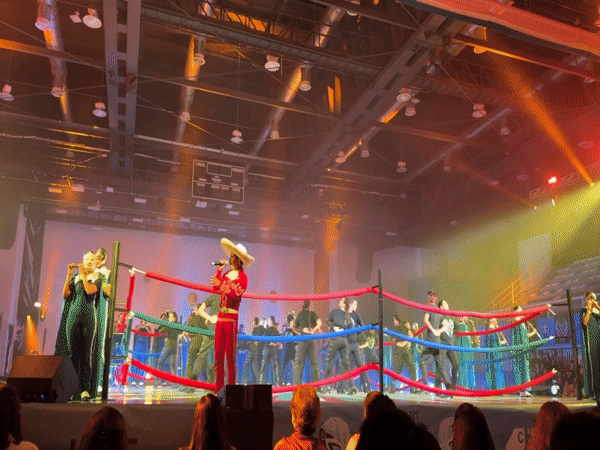 Late-night mariachi performance draws crowds to Puebla venue
