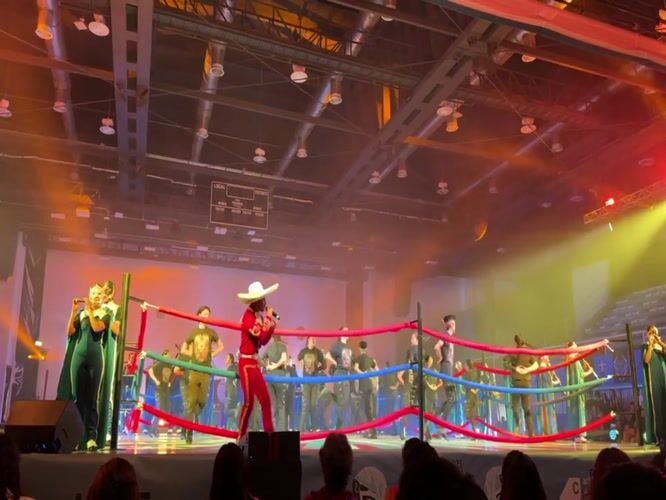 Late-night mariachi performance draws crowds to Puebla venue