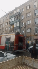 Fire crew responds to Kazan apartment building, person stretchered out