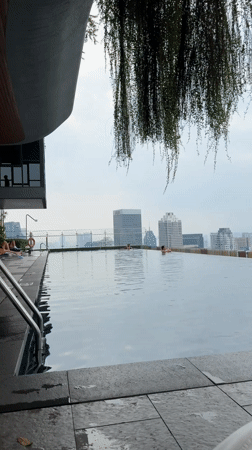 Morning rooftop pool leisure documented in Kuala Lumpur