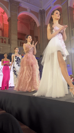 Fashion show draws phone-recording audience in Ruse, Bulgaria