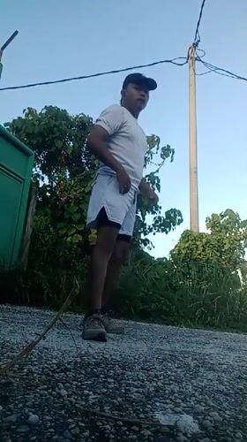 Warm-up and walkaway on a gravel path in Teluk Kenidai
