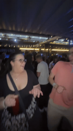 Early morning party draws dancing crowds in Mexico City