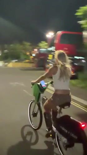Lime e-bike ride through London streets on a summer night