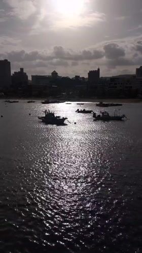 Morning coastal scenes documented across Ulsan harbor and breakwaters