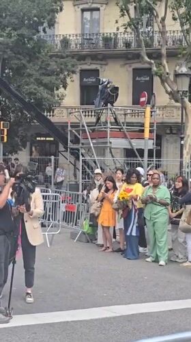 Barcelona crowds gather behind barriers for public event