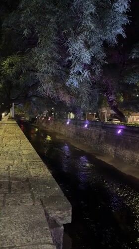Nighttime scenes captured along Córdoba's historic Cañada waterway